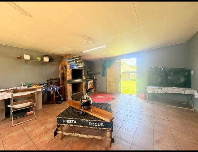 3 BEDROOM HOUSE FOR SALE IN VANDERBIJLPARK CW 1